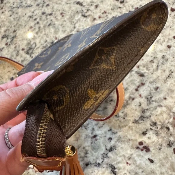 Louis Vuitton Monogram Pochette Crossbody Bag - Picture 7 of 14